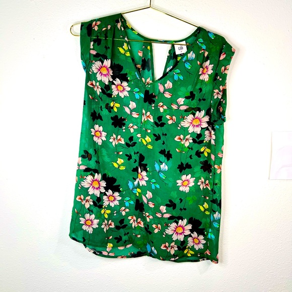 CAbi Tops - 🌸 Cabi Green Floral Sleeveless Blouse Women’s Medium Keyhole Neck Top Boho Chic